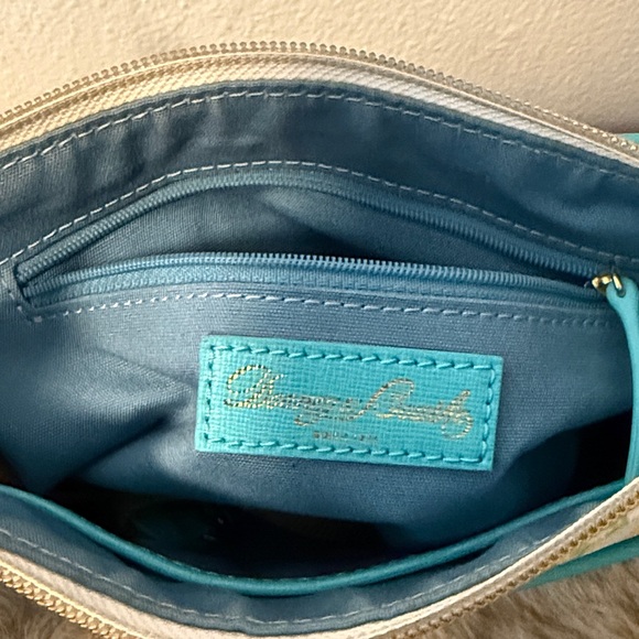 Dooney & Bourke Pineapple Print Pouchette Crossbody Bag new without tags - Picture 6 of 7